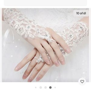 Bridal lace gloves size small